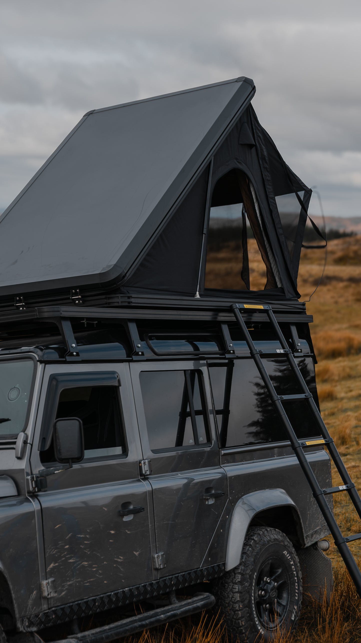 Ocio Montana 'Nomad' Series 2 person Rooftop Tent
